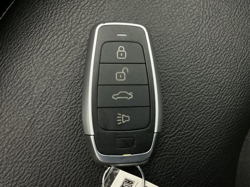Used 2019 Jeep Compass Latitude w/ Cold Weather Group AWD/4WD image 38