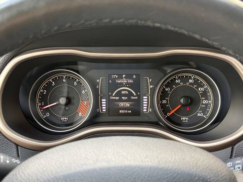 Used 2015 Jeep Cherokee Latitude w/ Cold Weather Group AWD/4WD image 23