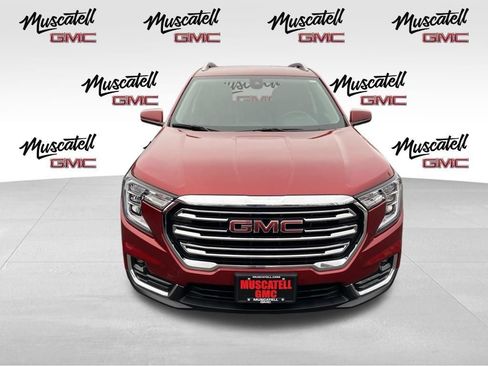 Used 2024 GMC Terrain SLT w/ Infotainment Package II AWD/4WD image 2
