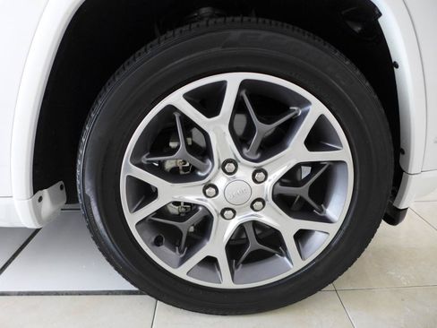 Used 2021 Jeep Grand Cherokee Overland AWD/4WD image 87