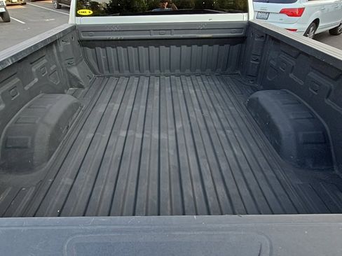 Used 2022 GMC Sierra 3500 Pro w/ Convenience Package image 24