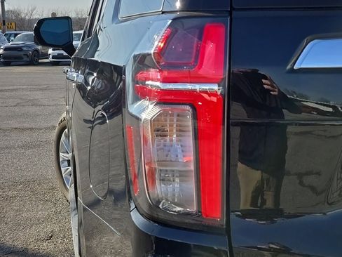 Used 2021 Chevrolet Tahoe Premier w/ Premium Package image 12