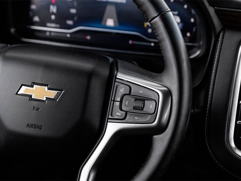 Used 2024 Chevrolet Suburban Premier image 11