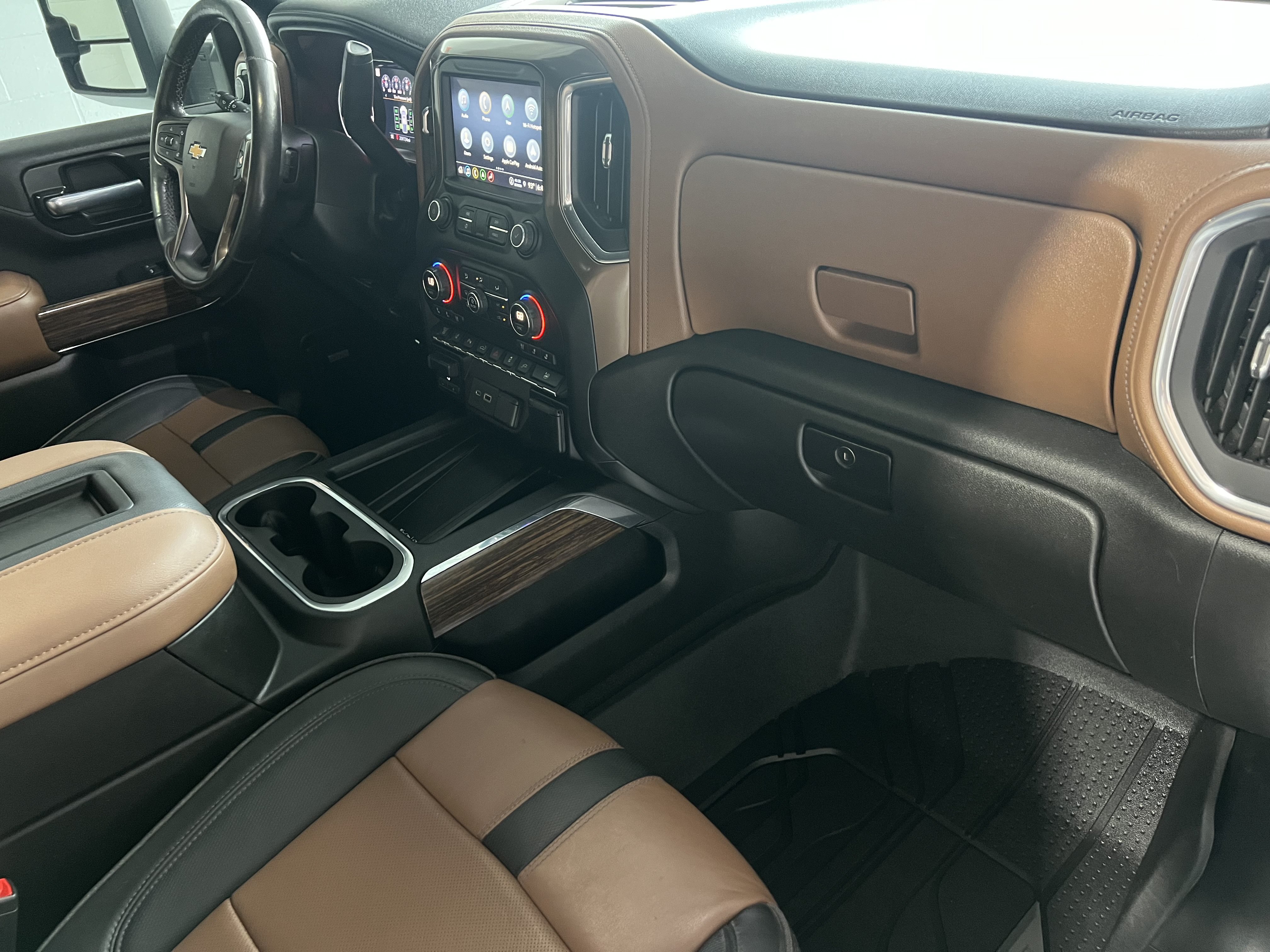 Used 2021 Chevrolet Silverado 3500 High Country w/ Technology Package AWD/4WD image 24