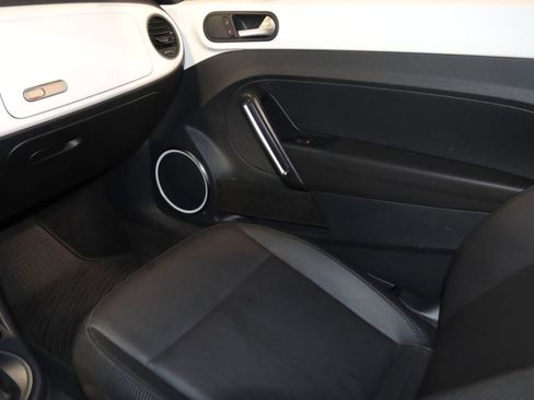 Used 2012 Volkswagen Beetle 2.5 FWD image 42