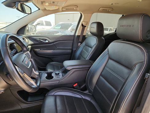 Used 2023 GMC Acadia Denali image 11