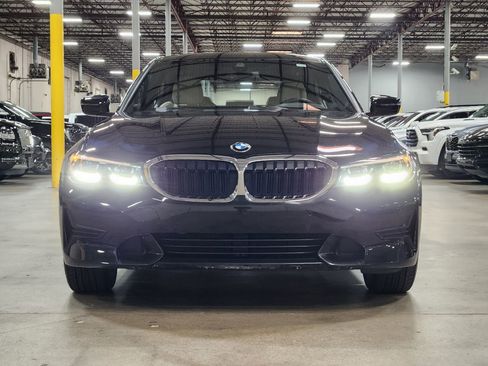 Used 2022 BMW 330i Sedan w/ Driving Assistance Package image 3