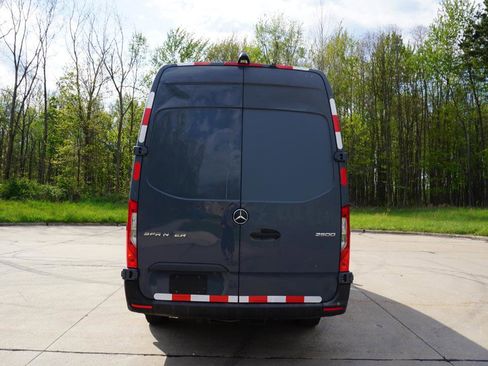 Used 2019 Mercedes-Benz Sprinter 170 image 4