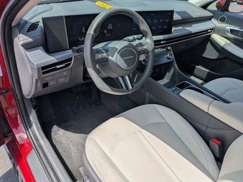 Used 2025 Hyundai Sonata SEL FWD image 17