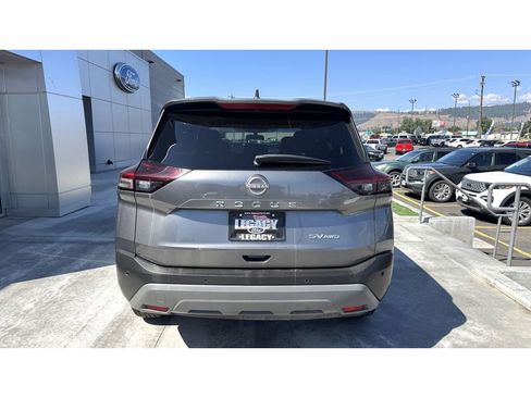 Used 2022 Nissan Rogue SV image 6