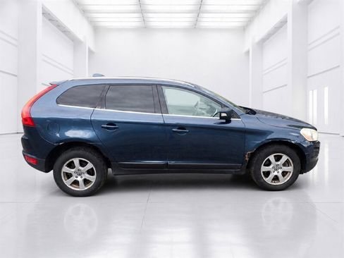 Used 2011 Volvo XC60 3.2 AWD/4WD image 2