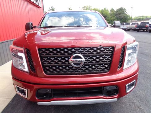 Used 2017 Nissan Titan PRO-4X AWD/4WD image 12