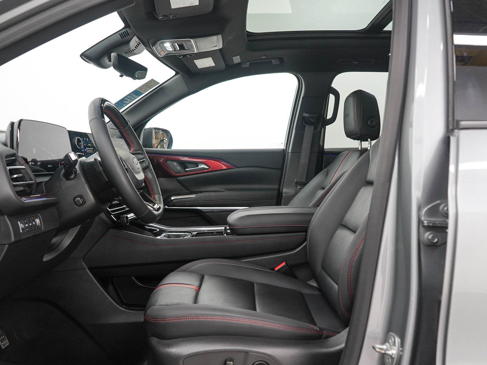 Used 2025 Chevrolet Traverse RS AWD/4WD image 25