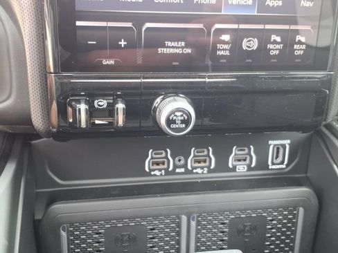 New 2026 RAM 2500 Limited AWD/4WD image 12