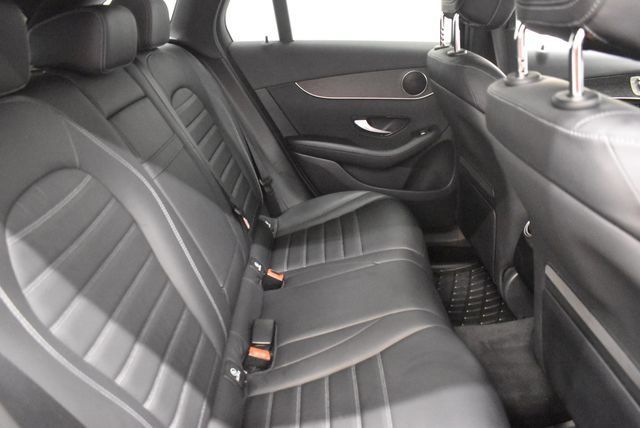Used 2022 Mercedes-Benz GLC 300 4MATIC image 17