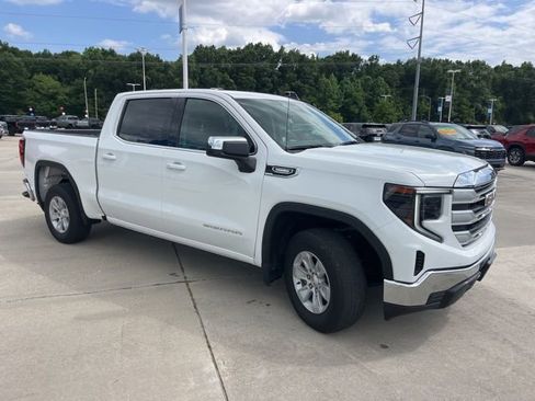 Used 2024 GMC Sierra 1500 SLE image 12