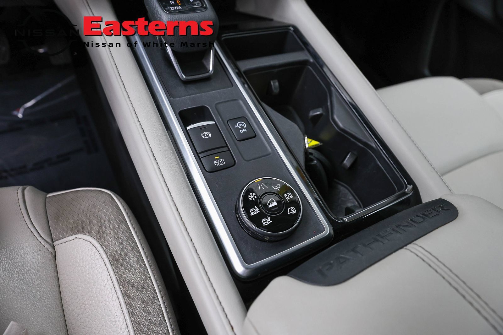Used 2022 Nissan Pathfinder SL AWD/4WD image 20