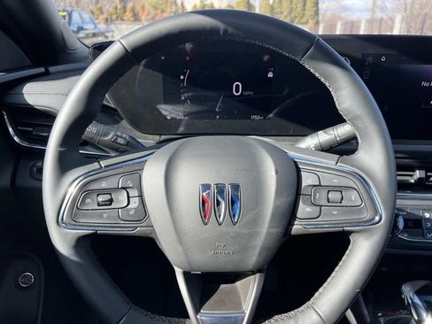 Used 2025 Buick Envista Preferred w/ Convenience I Package image 22