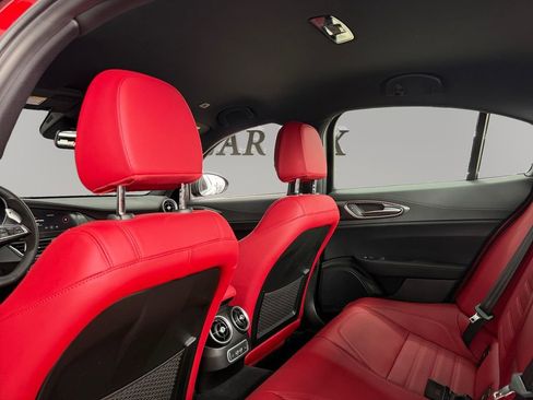 Used 2024 Alfa Romeo Giulia Quadrifoglio image 27