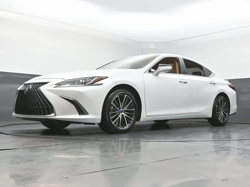 Used 2025 Lexus ES 350 w/ Premium Package image 54