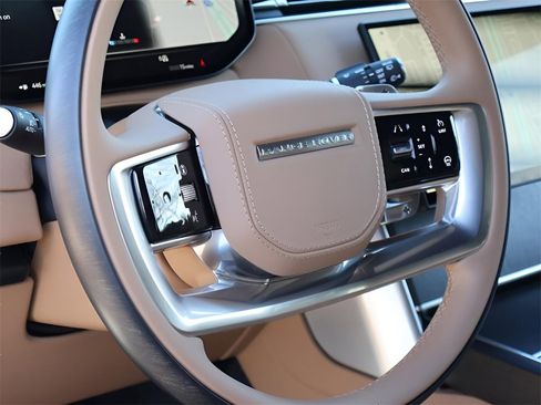 New 2026 Land Rover Range Rover SE image 18