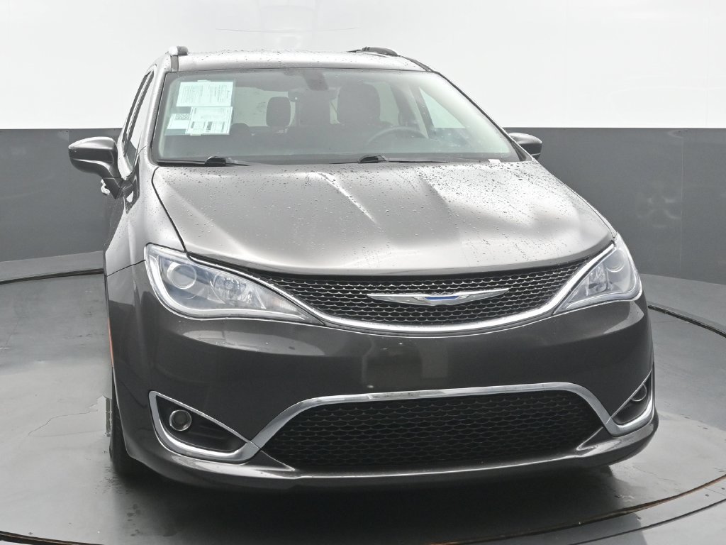 Used 2017 Chrysler Pacifica Touring-L Plus FWD image 9
