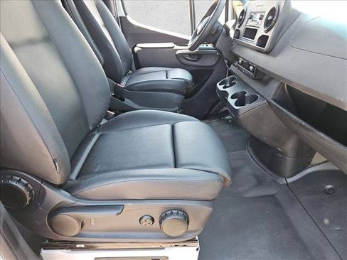 Used 2022 Mercedes-Benz Sprinter 2500 image 19