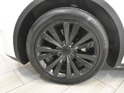 Used 2022 Tesla Model Y Long Range AWD/4WD image 10