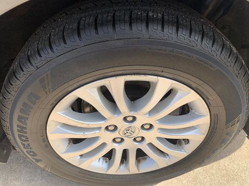 Used 2014 Toyota Sienna XLE FWD image 12