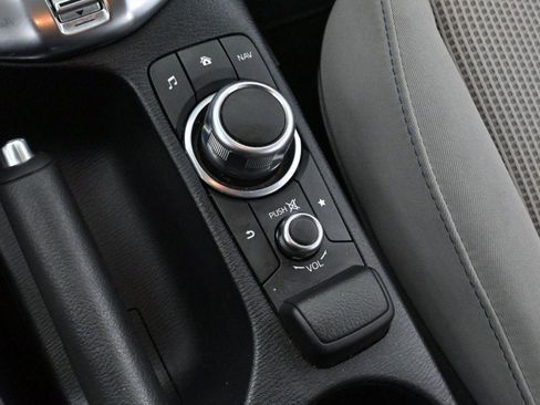 Used 2020 Toyota Yaris LE image 25