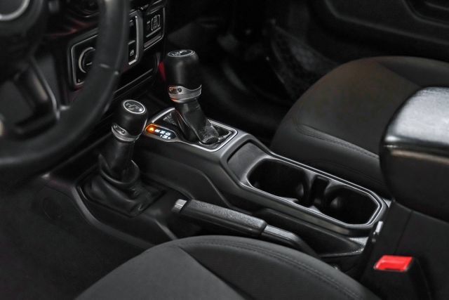 Used 2018 Jeep Wrangler Sport AWD/4WD image 21