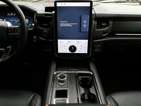 Used 2023 Ford Expedition Max Platinum RWD image 18