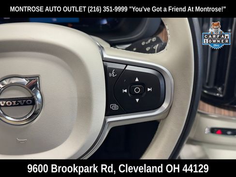 Used 2022 Volvo XC60 B5 Momentum image 19