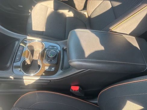Used 2023 GMC Acadia AT4 AWD/4WD image 23