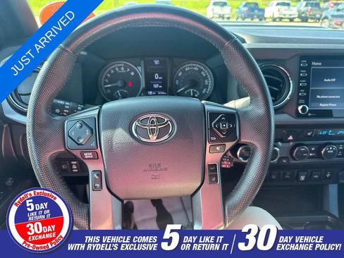 Used 2020 Toyota Tacoma TRD Sport w/ TRD Premium Sport Package AWD/4WD image 11