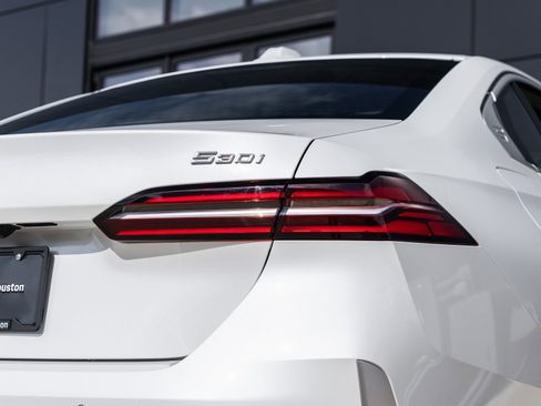 Used 2024 BMW 530i xDrive 530i xDrive image 7