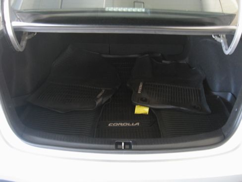 Certified 2021 Toyota Corolla LE image 17