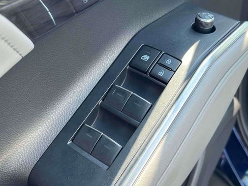 Certified 2022 Toyota Highlander Platinum image 21