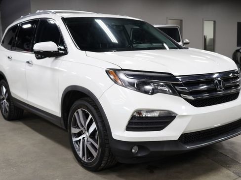 Used 2017 Honda Pilot Touring image 7