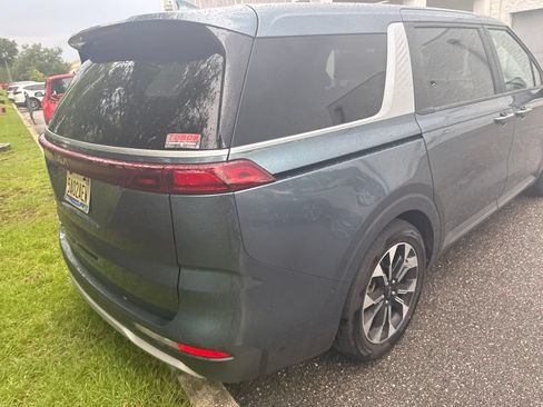 Used 2022 Kia Carnival EX FWD image 8