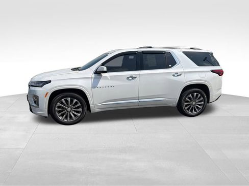 Used 2023 Chevrolet Traverse Premier AWD/4WD image 6