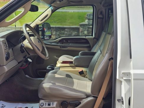 Used 2003 Ford Excursion Eddie Bauer image 6