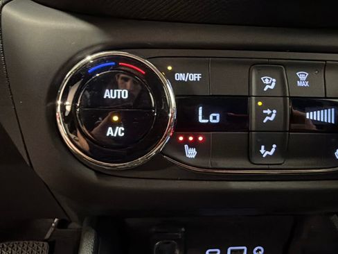 Used 2023 Chevrolet TrailBlazer LT w/ Convenience Package AWD/4WD image 33