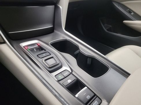 Used 2019 Honda Accord Hybrid Sedan image 26