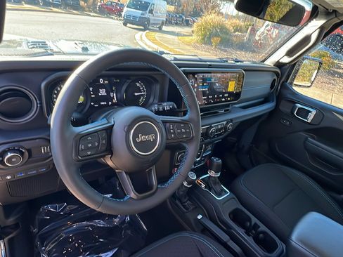 Used 2025 Jeep Wrangler Unlimited Rubicon 4xe w/ Convenience Group image 24