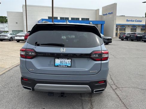 Used 2023 Honda Pilot Touring image 5