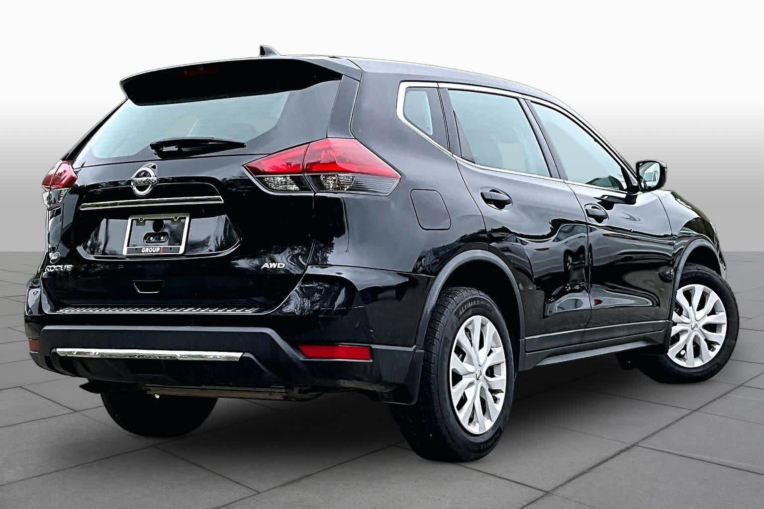 Used 2019 Nissan Rogue S AWD/4WD image 13