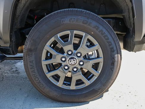 Used 2025 Toyota 4Runner SR5 image 12