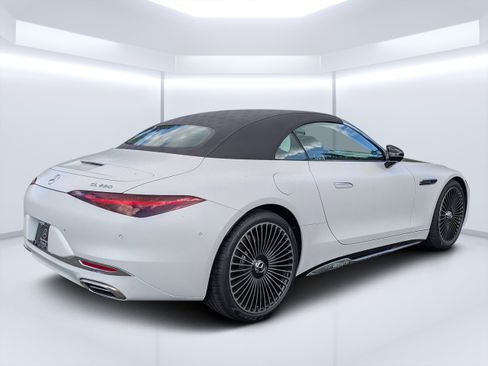New 2026 Mercedes-Benz Maybach SL 680 image 6