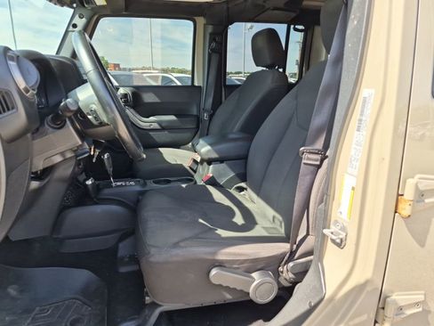 Used 2018 Jeep Wrangler Unlimited Sport S image 11